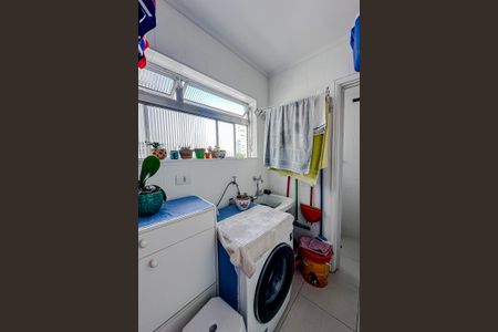 Apartamento à venda com 75m², 3 quartos e 1 vagaÁrea de Serviço