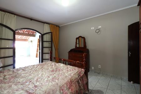 Casa à venda com 185m², 3 quartos e 2 vagasQuarto 3