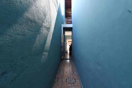 Casa à venda com 185m², 3 quartos e 2 vagasCorredor externo