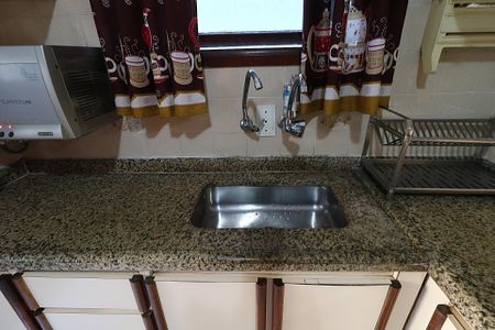 Casa à venda com 185m², 3 quartos e 2 vagasCozinha