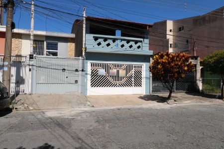 Casa à venda com 185m², 3 quartos e 2 vagasFachada