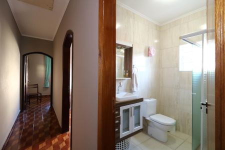 Casa à venda com 185m², 3 quartos e 2 vagasCorredor piso superior