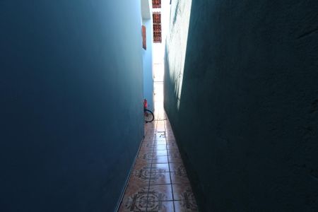 Casa à venda com 185m², 3 quartos e 2 vagasCorredor externo