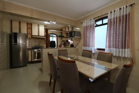 Casa à venda com 185m², 3 quartos e 2 vagasCozinha