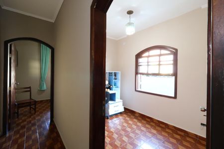 Casa à venda com 185m², 3 quartos e 2 vagasCorredor piso superior