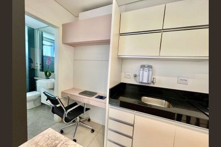 Studio para alugar com 35m², 1 quarto e 1 vaga Studio para alugar com 35m², 1 quarto e 1 vagaEscritório