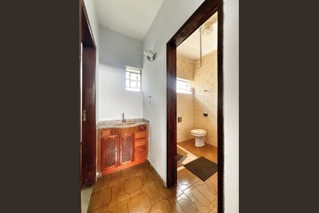 Casa à venda com 180m², 3 quartos e 1 vagaBanheiro