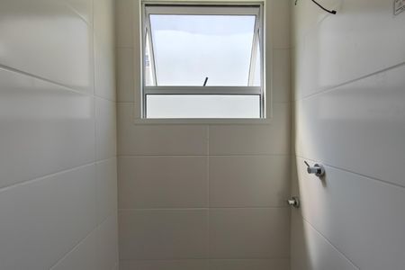 Apartamento à venda com 45m², 2 quartos e 1 vaga Apartamento à venda com 45m², 2 quartos e 1 vagaBanheiro