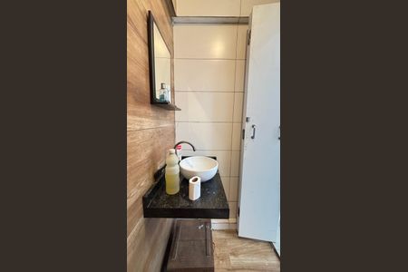 Apartamento à venda com 96m², 2 quartos e 1 vaga Apartamento à venda com 96m², 2 quartos e 1 vagaCobertura - Banheiro