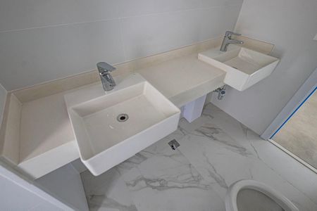 Apartamento à venda com 122m², 3 quartos e 2 vagas Apartamento à venda com 122m², 3 quartos e 2 vagasSuíte 1 - Banheiro