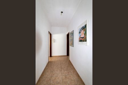 Casa à venda com 180m², 3 quartos e 2 vagas Casa à venda com 180m², 3 quartos e 2 vagasCorredor