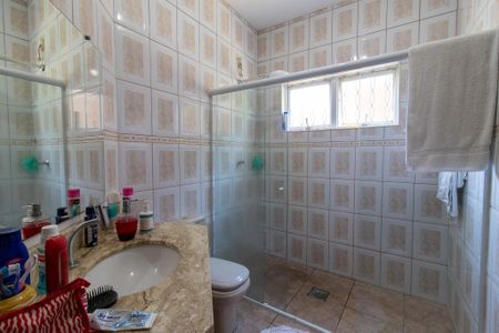 Casa à venda com 180m², 3 quartos e 2 vagas Casa à venda com 180m², 3 quartos e 2 vagasBanheiro da Suíte