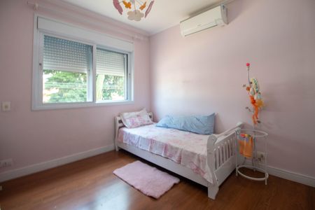 Casa à venda com 300m², 3 quartos e 3 vagas Casa à venda com 300m², 3 quartos e 3 vagasQuarto 2