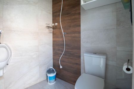 Casa à venda com 300m², 3 quartos e 3 vagas Casa à venda com 300m², 3 quartos e 3 vagasLavabo