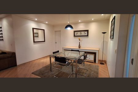 Apartamento à venda com 130m², 3 quartos e 3 vagas Apartamento à venda com 130m², 3 quartos e 3 vagasSala de jantar