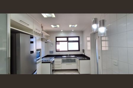 Apartamento à venda com 130m², 3 quartos e 3 vagas Apartamento à venda com 130m², 3 quartos e 3 vagasCozinha