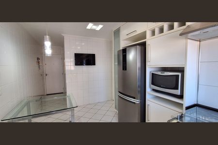 Apartamento à venda com 130m², 3 quartos e 3 vagas Apartamento à venda com 130m², 3 quartos e 3 vagasCozinha