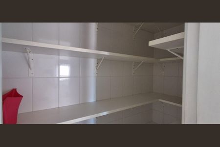 Apartamento à venda com 130m², 3 quartos e 3 vagas Apartamento à venda com 130m², 3 quartos e 3 vagasDespensa