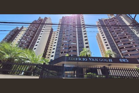 Apartamento à venda com 130m², 3 quartos e 3 vagas Apartamento à venda com 130m², 3 quartos e 3 vagasFachada