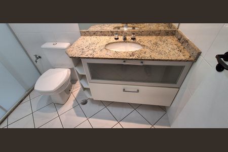 Apartamento à venda com 130m², 3 quartos e 3 vagas Apartamento à venda com 130m², 3 quartos e 3 vagasBanheiro Suíte 2