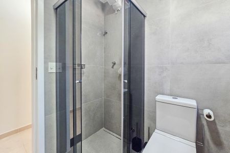 Apartamento para alugar com 1m², 2 quartos e 2 vagas Apartamento para alugar com 1m², 2 quartos e 2 vagasBanheiro da suíte
