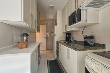 Apartamento para alugar com 1m², 2 quartos e 2 vagas Apartamento para alugar com 1m², 2 quartos e 2 vagasCozinha