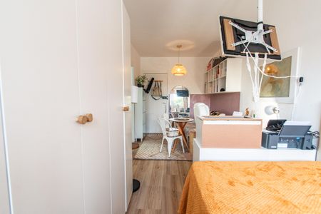 Studio à venda com 27m², 1 quarto e sem vaga Studio à venda com 27m², 1 quarto e sem vagaSala e Quarto