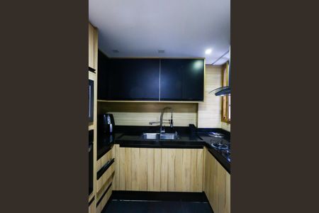 Casa à venda com 110m², 3 quartos e 2 vagas Casa à venda com 110m², 3 quartos e 2 vagasCozinha