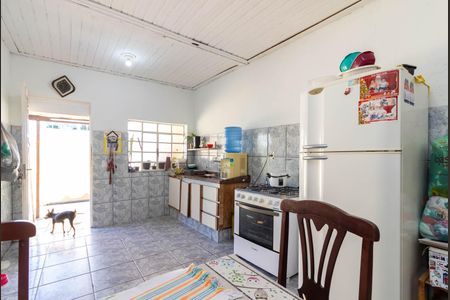 Casa à venda com 150m², 3 quartos e sem vaga Casa à venda com 150m², 3 quartos e sem vagaCasa 3 - Cozinha e Sala de Jantar