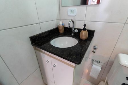 Casa de condomínio à venda com 90m², 3 quartos e 2 vagasBanheiro 2