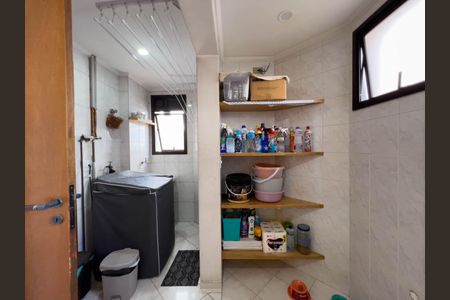 Apartamento à venda com 118m², 3 quartos e 2 vagas Apartamento à venda com 118m², 3 quartos e 2 vagasÁrea de serviço