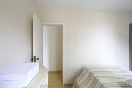 Apartamento à venda com 85m², 4 quartos e 2 vagasQuarto 2