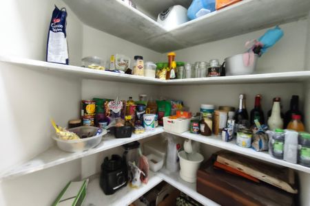 Casa de condomínio à venda com 280m², 3 quartos e 4 vagasDespensa