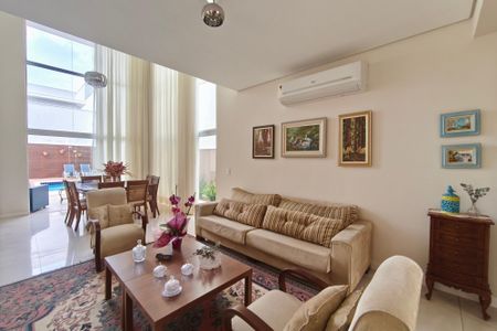 Sala de Estar de casa de condomínio à venda com 3 quartos, 280m² em Swiss Park, Campinas