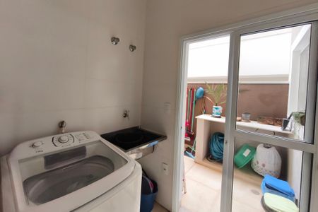 Casa de condomínio à venda com 280m², 3 quartos e 4 vagasÁrea de Serviço