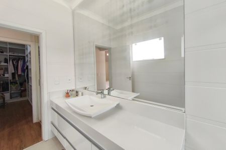 Casa de condomínio à venda com 280m², 3 quartos e 4 vagasBanheiro Suíte 2