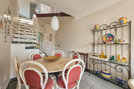 Apartamento para alugar com 240m², 2 quartos e 3 vagasSala