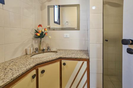 Apartamento para alugar com 240m², 2 quartos e 3 vagasBanheiro da Suíte