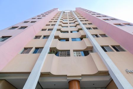 Apartamento à venda com 75m², 3 quartos e 2 vagasFachada