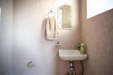 Casa à venda com 152m², 3 quartos e 2 vagasLavabo