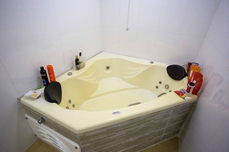 Casa à venda com 152m², 3 quartos e 2 vagasBanheira da Suite 1