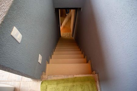 Casa à venda com 152m², 3 quartos e 2 vagasEscada