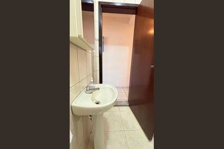 Casa à venda com 128m², 4 quartos e 4 vagasBanheiro