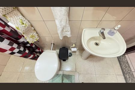 Casa à venda com 128m², 4 quartos e 4 vagasBanheiro