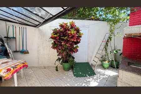 Casa à venda com 128m², 4 quartos e 4 vagasQuintal