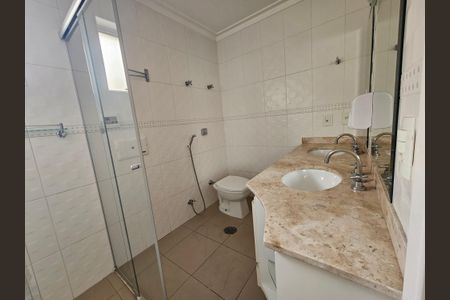 Casa à venda com 450m², 5 quartos e 5 vagasBanheiro Social