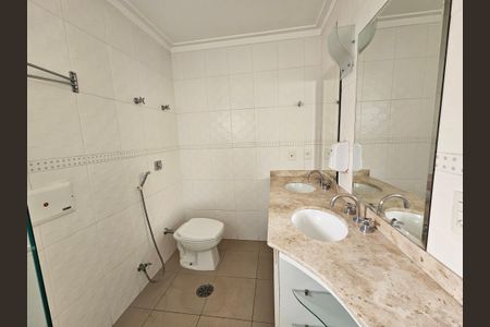 Casa à venda com 450m², 5 quartos e 5 vagasBanheiro Social