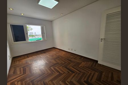 Casa à venda com 450m², 5 quartos e 5 vagasQuarto 2