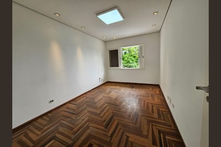 Casa à venda com 450m², 5 quartos e 5 vagasQuarto 2