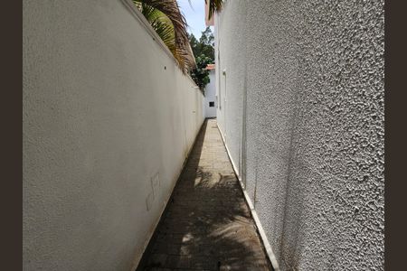 Casa à venda com 450m², 5 quartos e 5 vagasCorredor